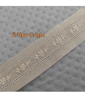 ENTREDOS BORDADO REJILLA BEIG