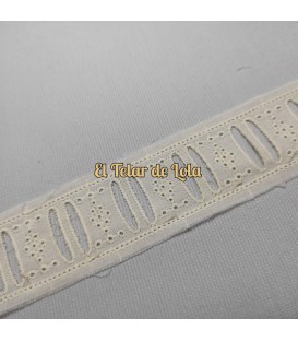 PASACINTA BORDADO ANCHO MARFIL