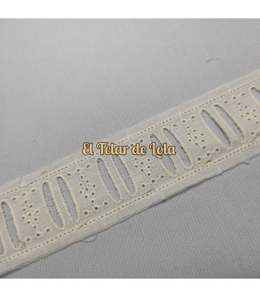 PASACINTA BORDADO ANCHO MARFIL