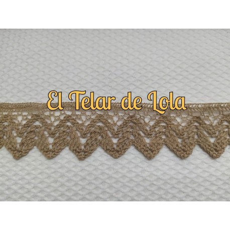 ENCAJE BOLILLO CAMEL 25 CMS